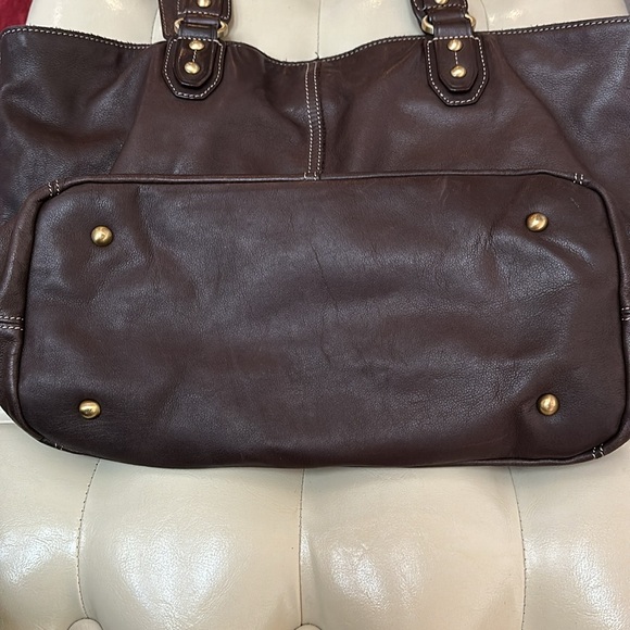 Tignanello genuine soft leather brown tote. Magnetic snap closure - Picture 7 of 13